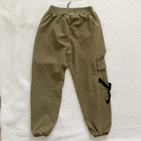 SHEIN | Army green utility cargos - Picture 4 of 8